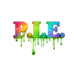 „Bunter Schriftzug P.I.E.‘ in Regenbogenfarben auf schwarzem Hintergrund. Aus den Buchstaben tropft leuchtend grünes Ektoplasma herab.
Bild designed by Kai